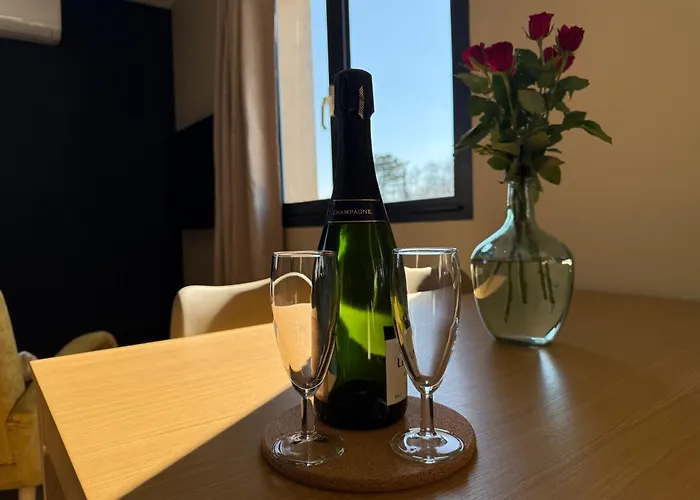 Du 2 - Parking Prive Gratuit